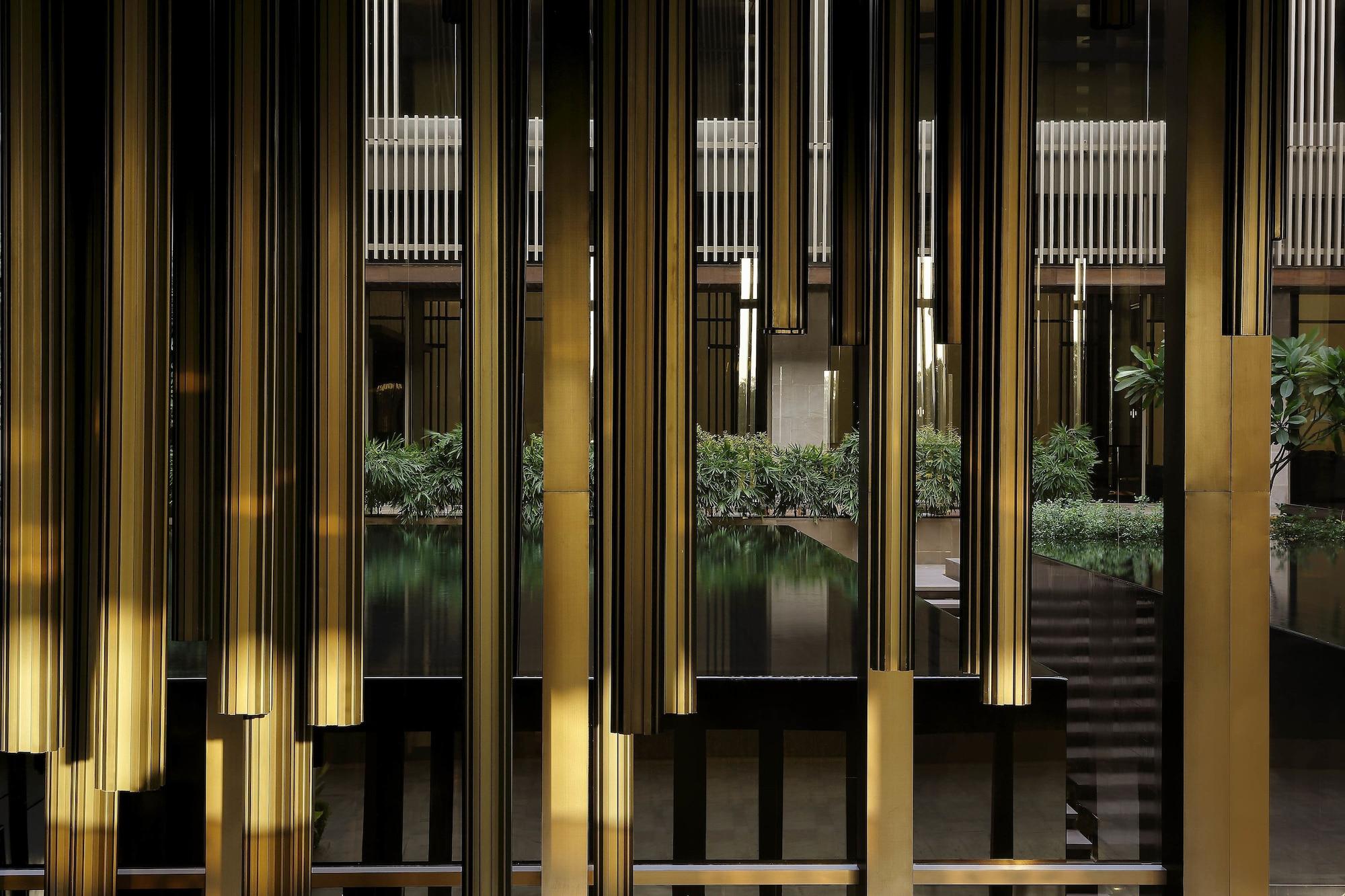 Roseate House New Delhi Hotel Bagian luar foto The hotel's lobby