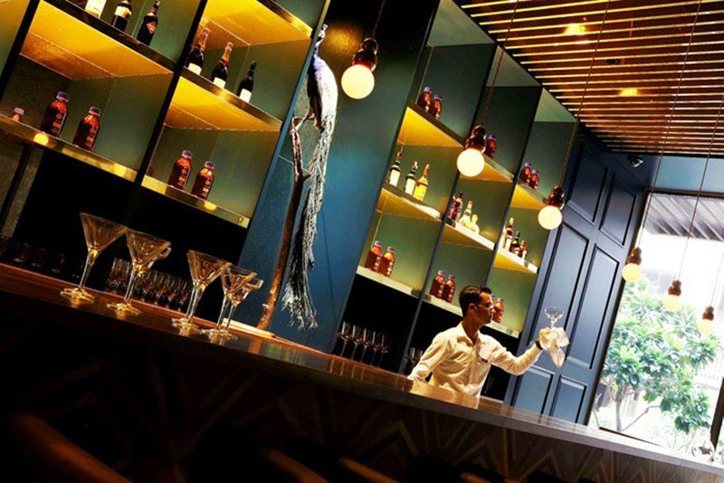 Roseate House New Delhi Hotel Bagian luar foto The bar at the Mandarin Oriental, Bangkok