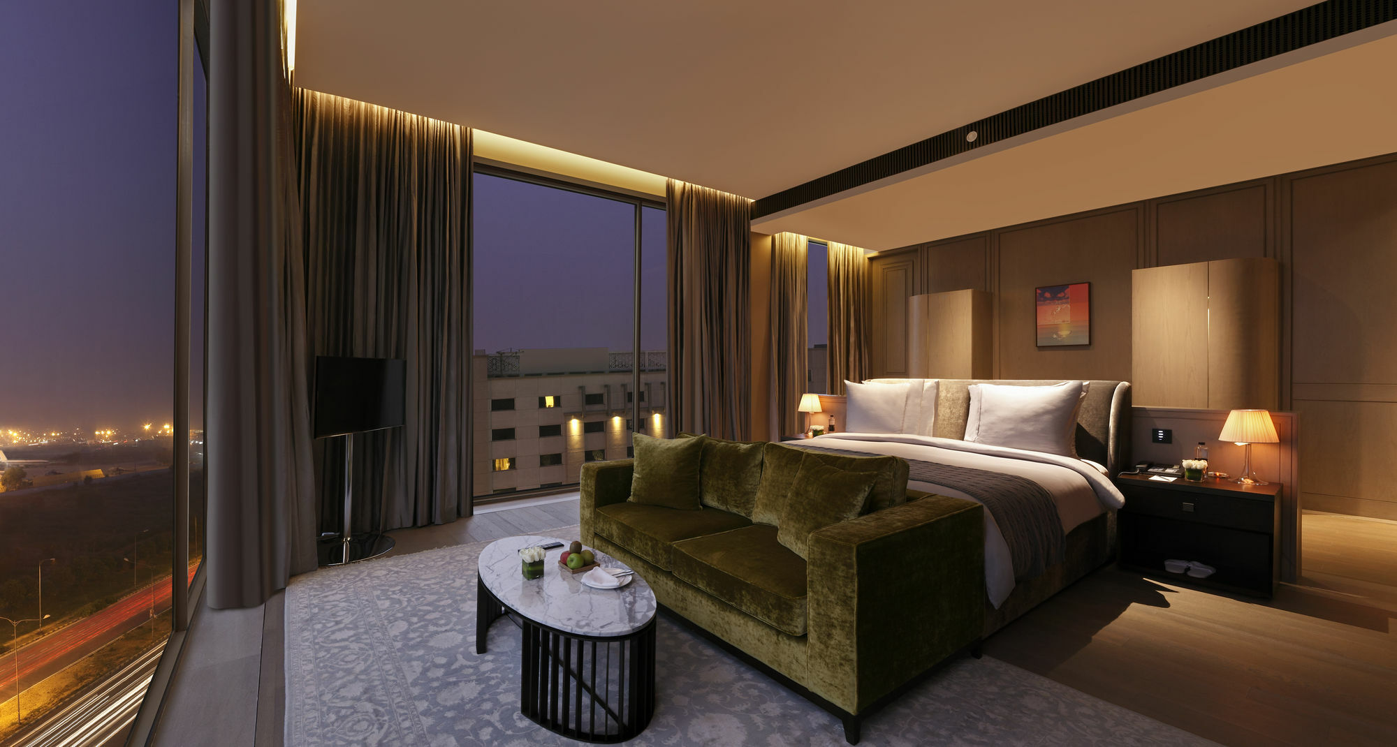 Roseate House New Delhi Hotel Bagian luar foto A bedroom at the hotel