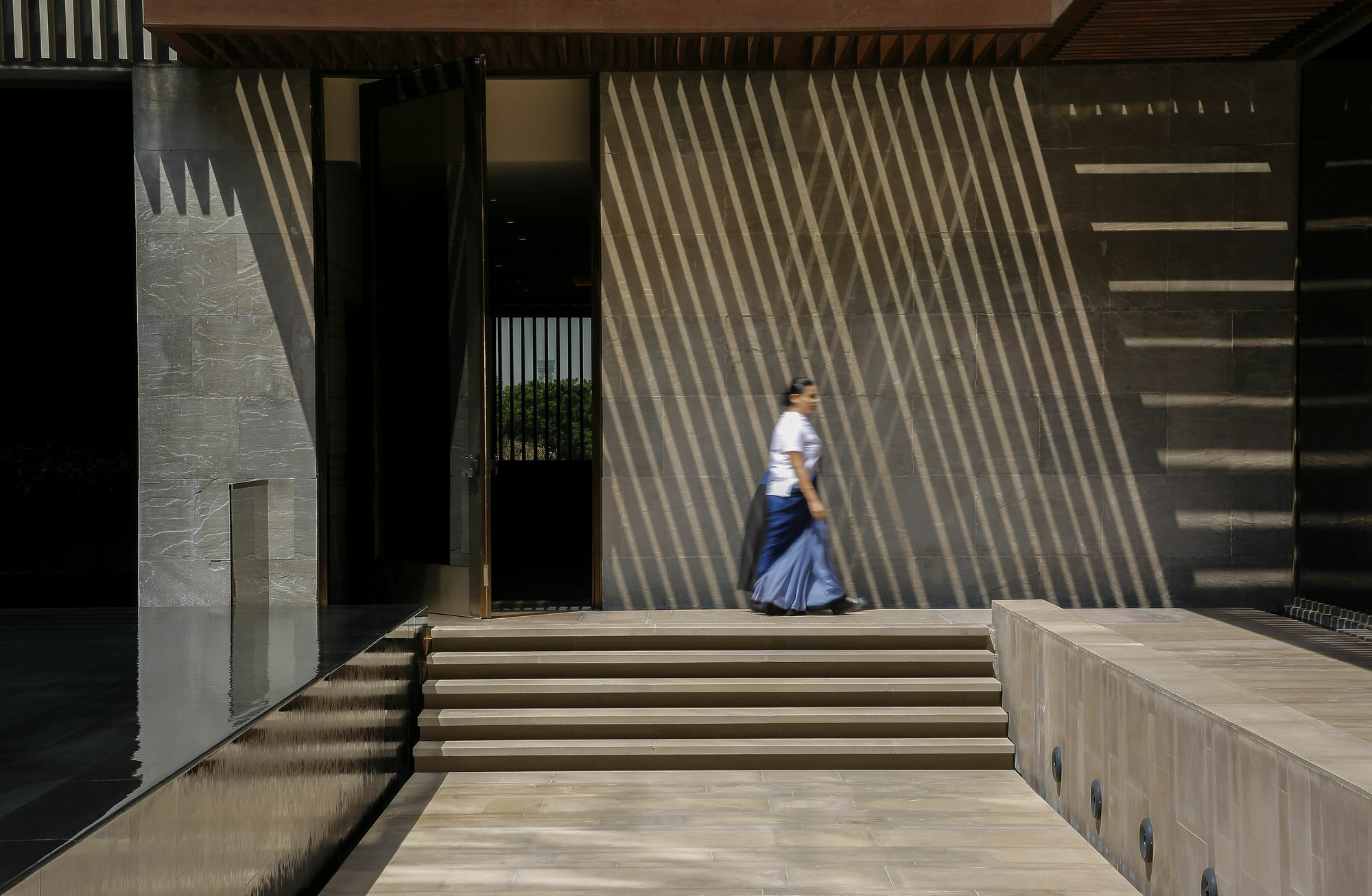 Roseate House New Delhi Hotel Bagian luar foto The entrance of the museum