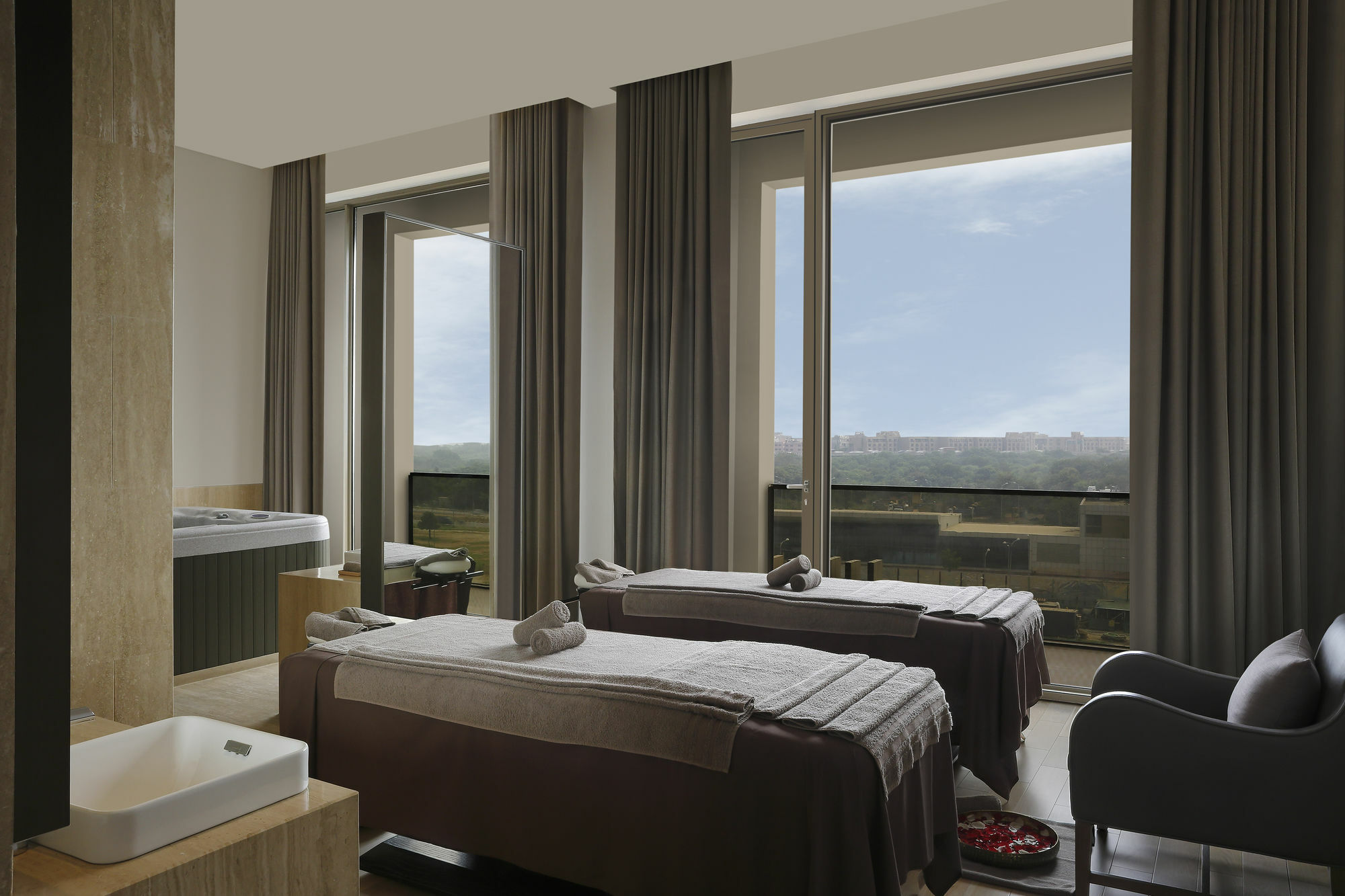 Roseate House New Delhi Hotel Bagian luar foto Spa at The Park, Hyderabad